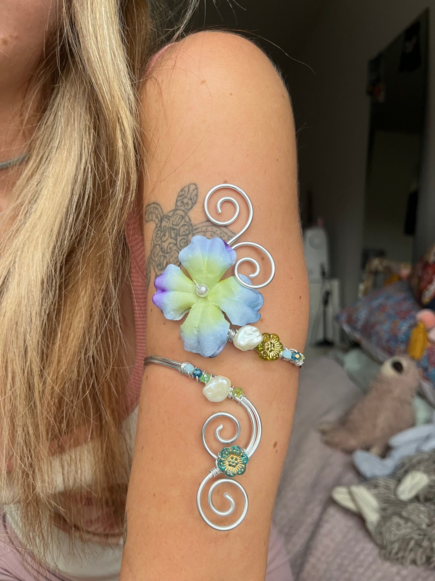 Flora blue orchid cuff🪲🦋🪷