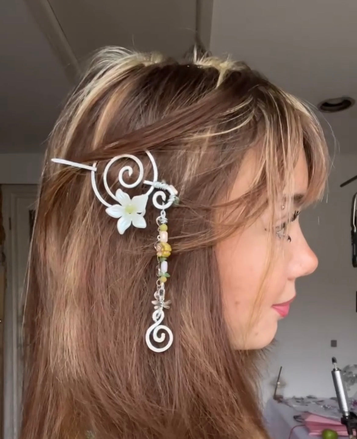 A Mini flower hair pin!✨🧚🏼