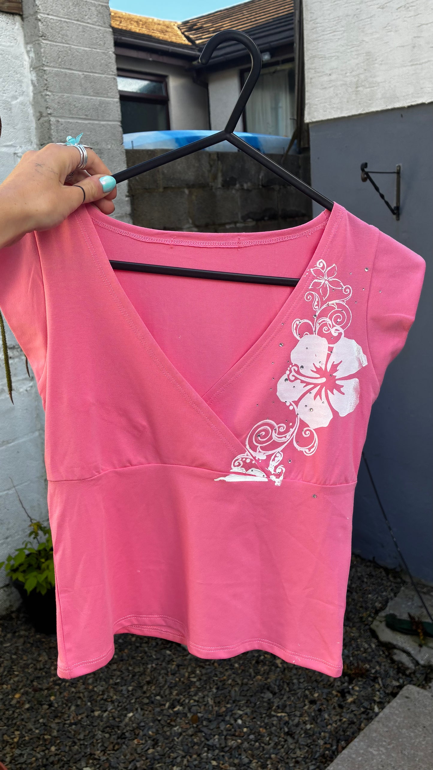 Pink hibiscus tee 💖🌸💗