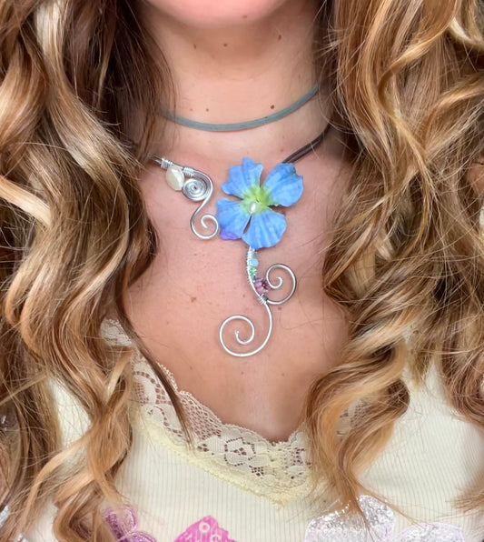 Flora blue orchid necklace 🪷