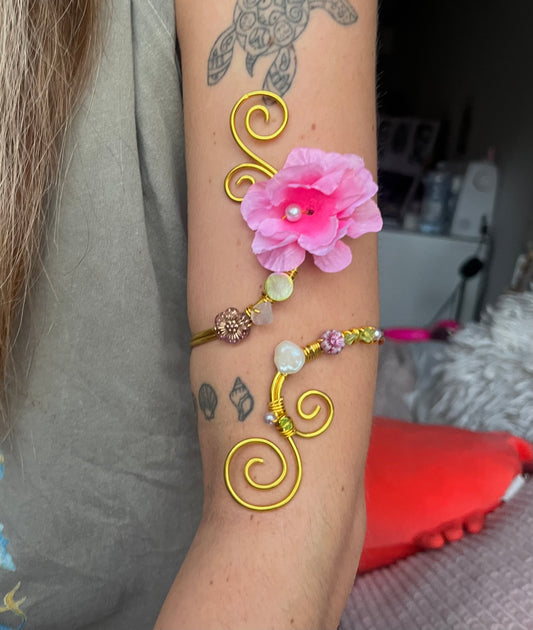 Flora gold cuff💋🥰🧚‍♂️