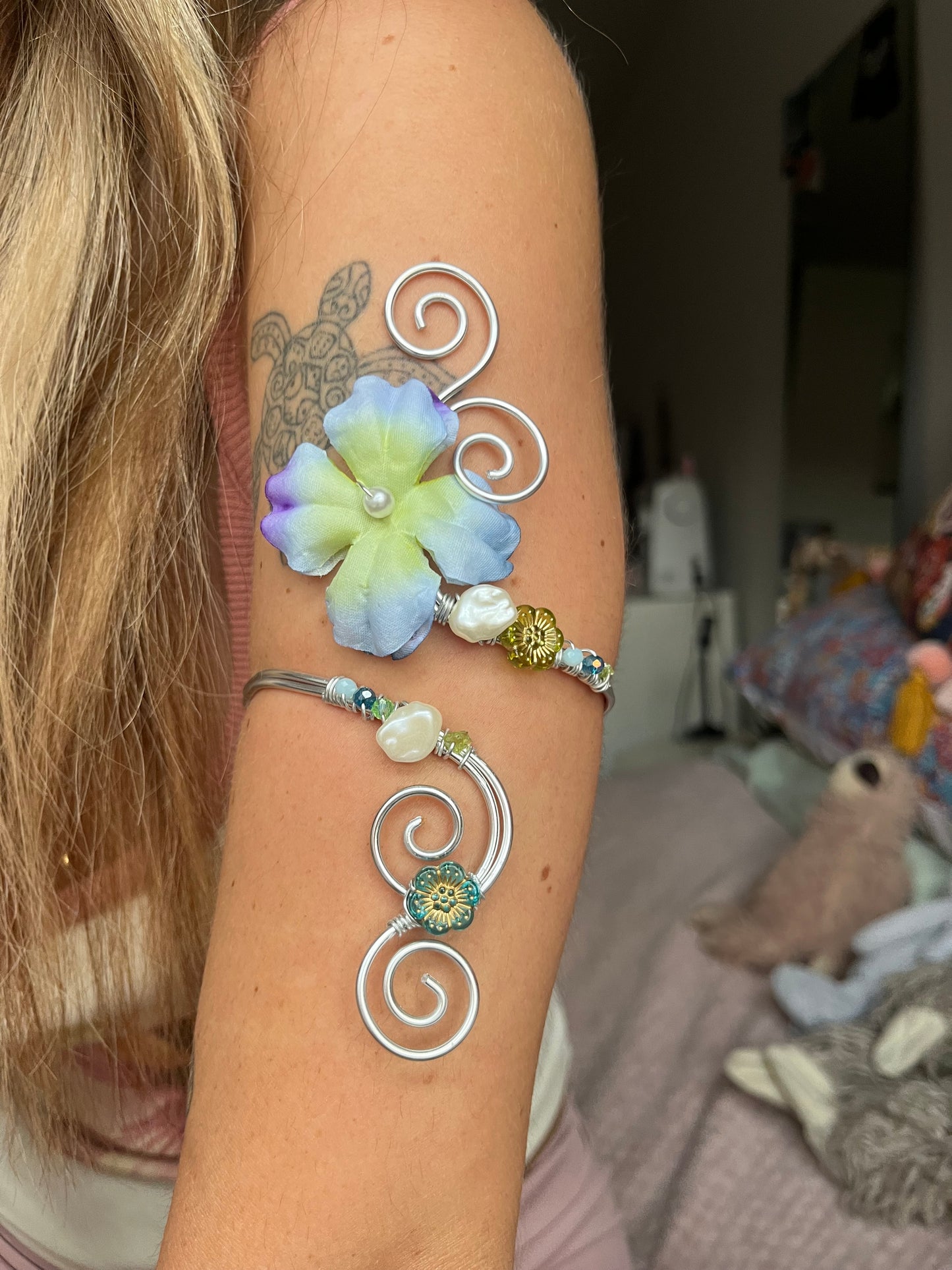 Flora blue orchid cuff🪲🦋🪷