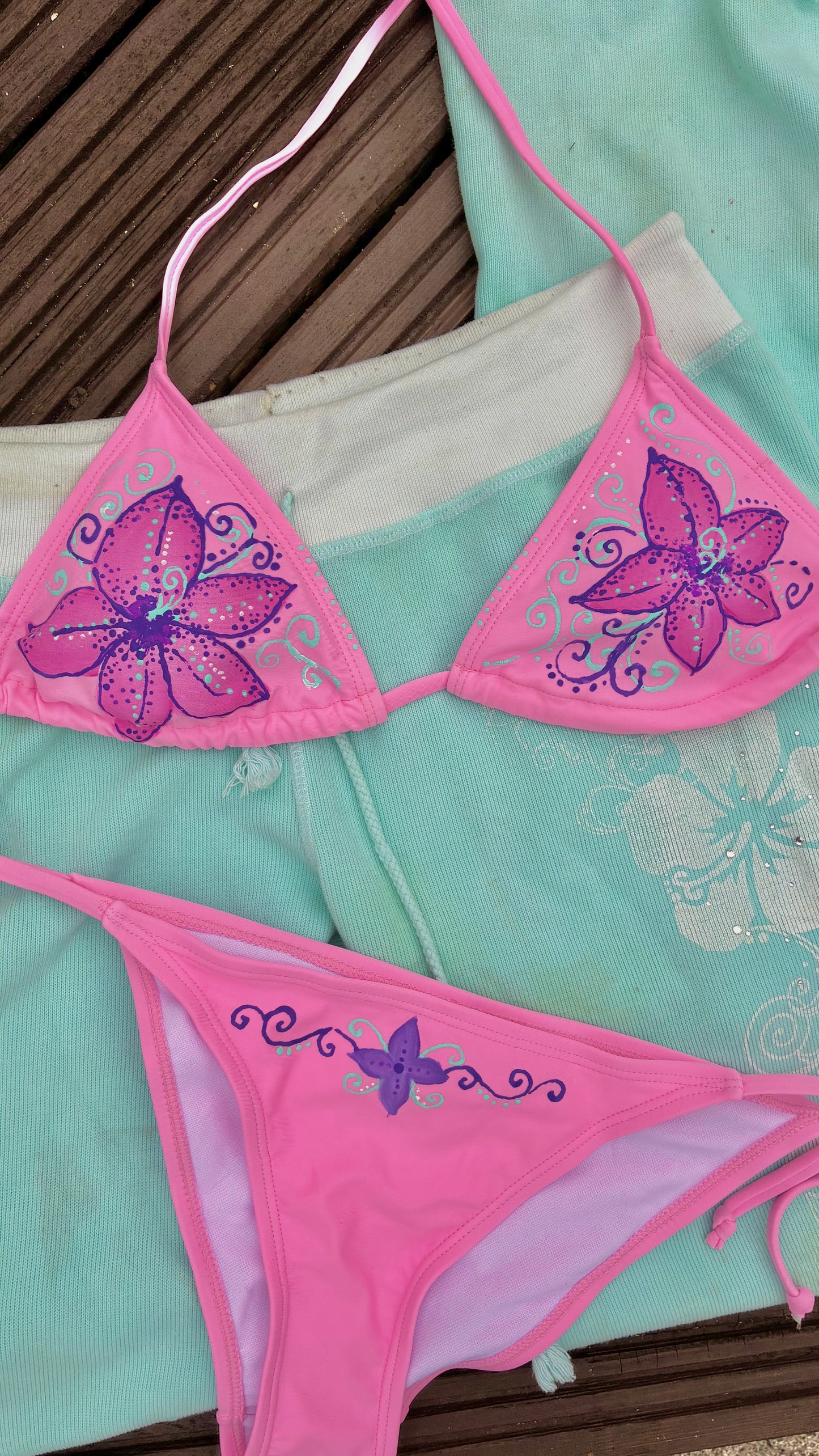 Hand painted feekini