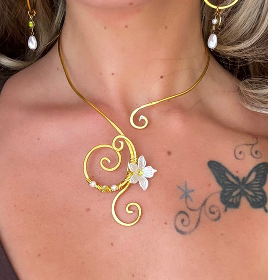 Golden lily necklace