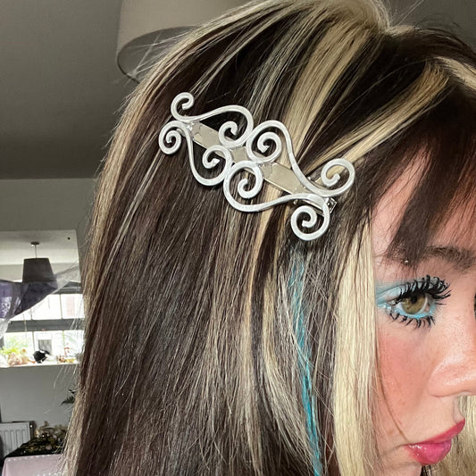 love spiral clip