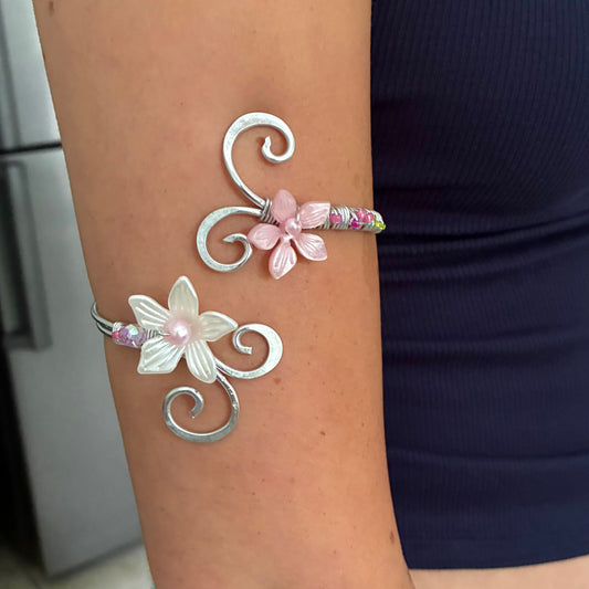 Daisy cuff