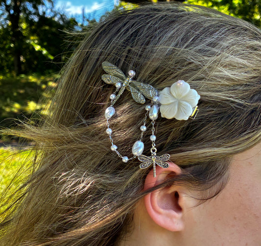 Dragonfly dangle clip